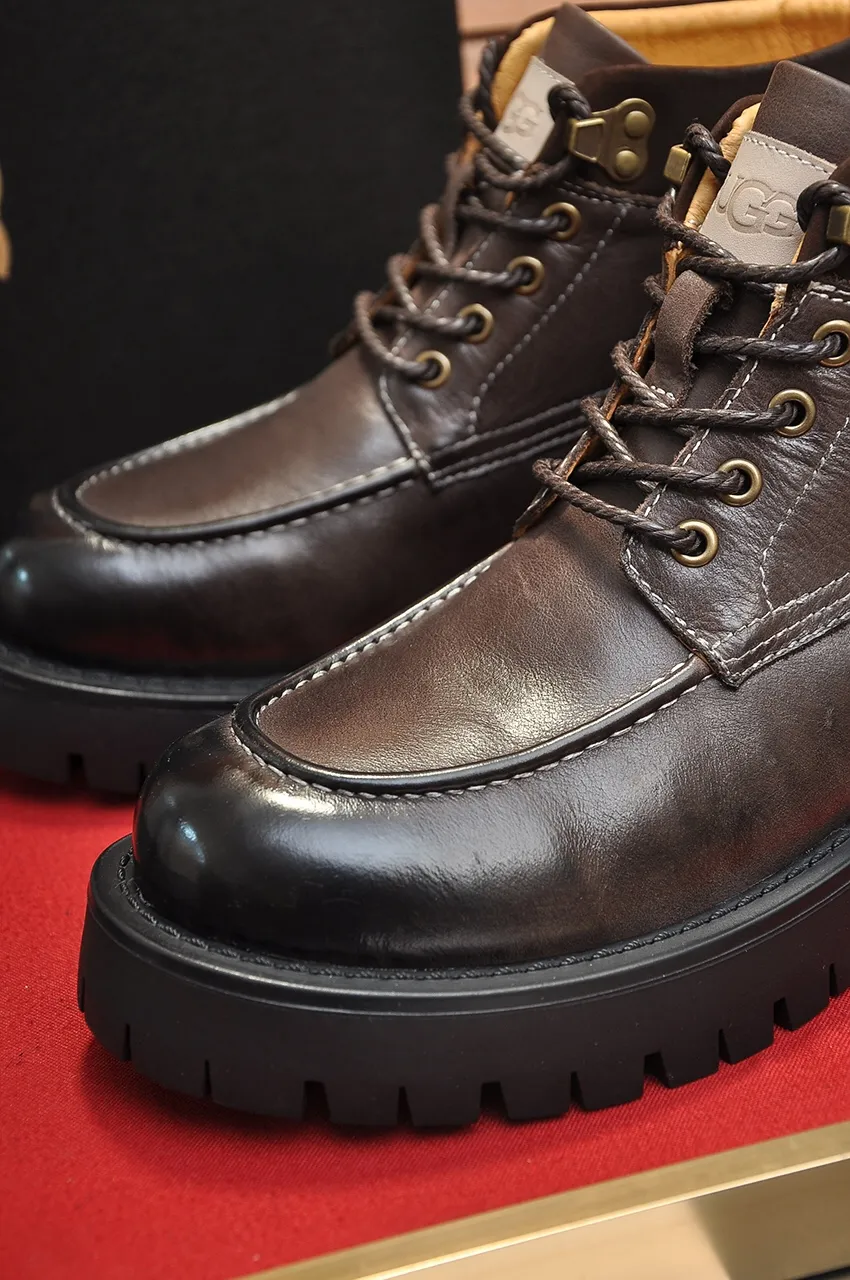Men's shoes 💰640💶 [UGG] (full wool lining) top-end high-quality fur-in-one warm snow boots from Australia's warm luxury brand men's shoes, UGG-5877 official website synchronized, made of imported cowhide, carefully sewn...Imported rubber foam outsole (comfortable, soft, wear-resistant) The quality is really great...Exquisite workmanship, you can't put it down at first sight, available in sizes 39-44
